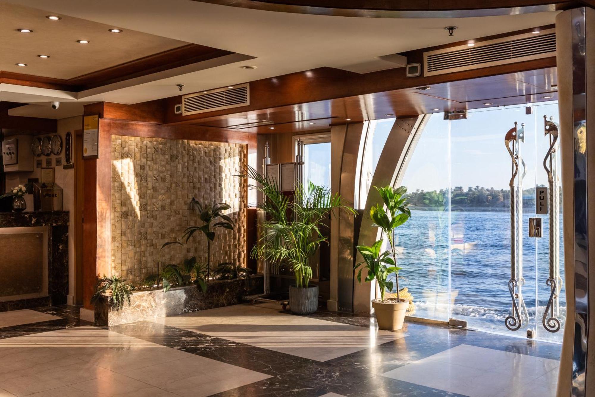 M/S Esmeralda Nile Cruise - 4 Or 7 Nights From Luxor Each Monday And 03 Nights From Aswan Each Friday Eksteriør billede